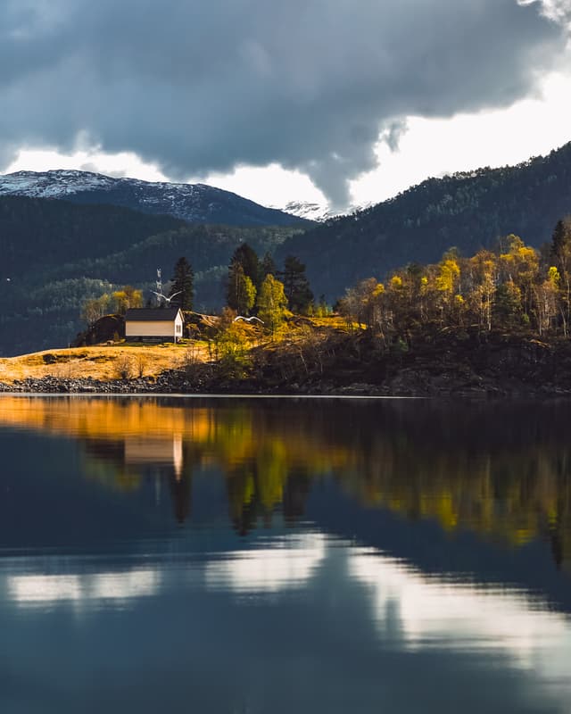 Mostraumenfjord