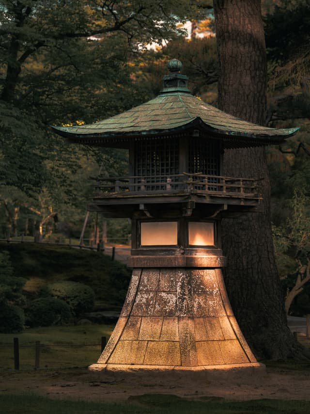 Stone lantern